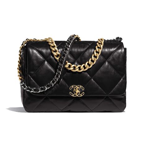 chanel maxi flap bag size|chanel 19 flap bag maxi.